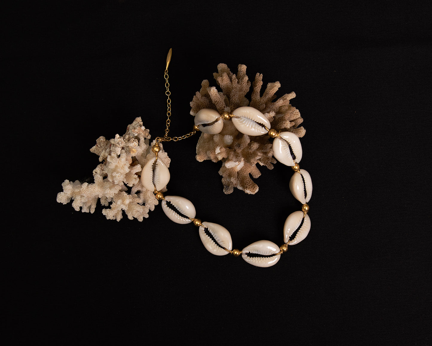 Shanga la dhahabu Choker